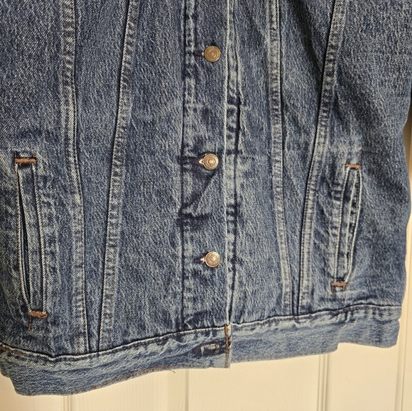 Vintage Levis Denim Sherpa Lined Trucker Jacket - Picture 5 of 8